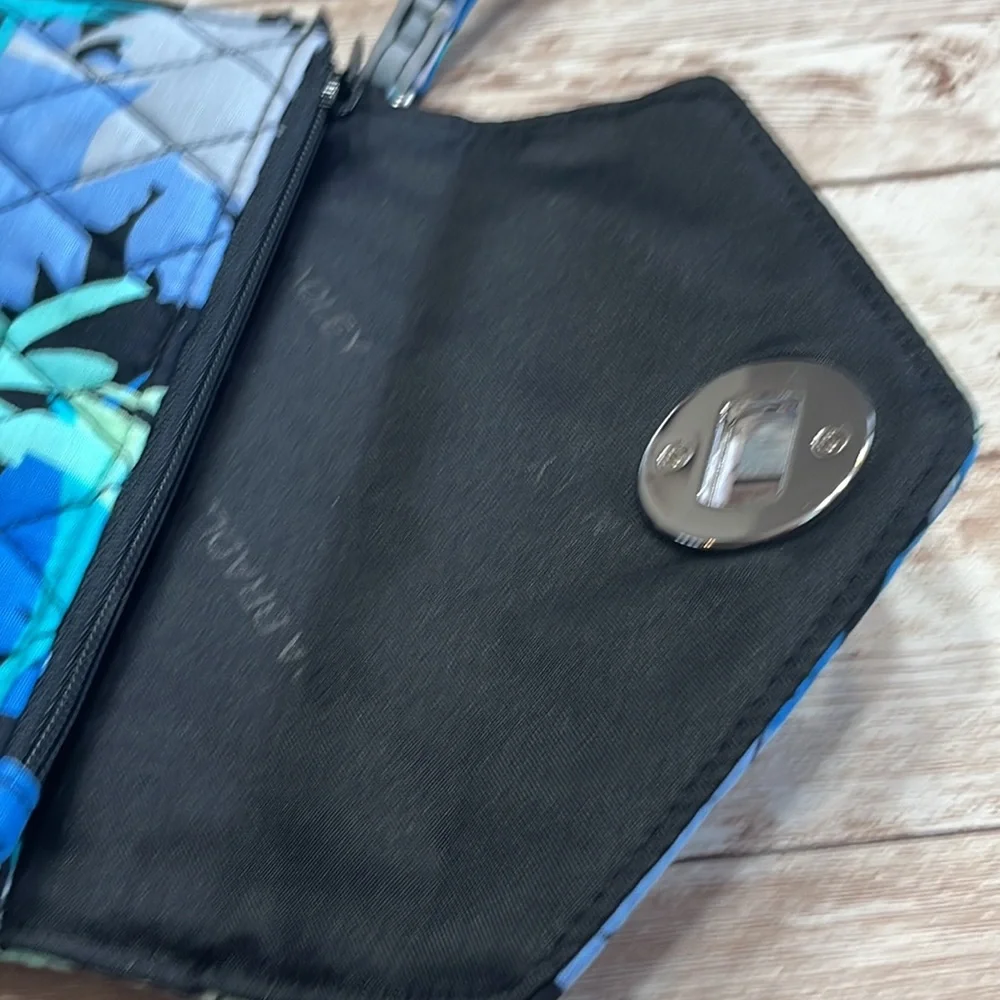 Vera Bradley Camofloral Pattern Wristlet Clutch Wallet Blue Green Tropical